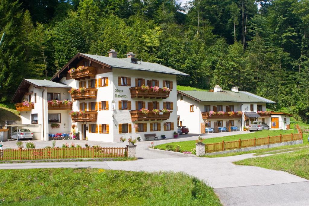 Gaestehaus Achental 3* Берхтесгаден